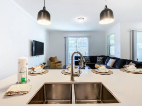 Family Oasis with Private Pool and access to 2 clubhouses - Free Waterpark